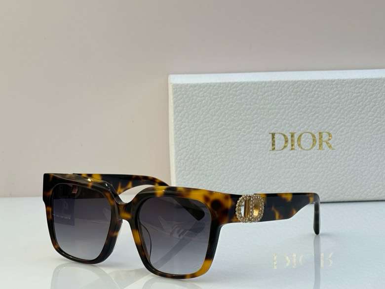 Picture of Dior Sunglasses _SKUfw55590636fw